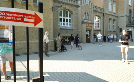 Problem tysięcy turystów przed II turą: Potrzebują zaświadczeń