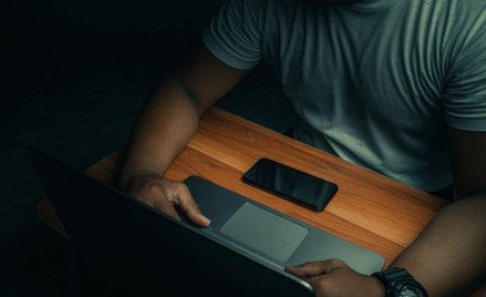 Badanie WeProtect Global Alliance: Pedofile polują w sieci