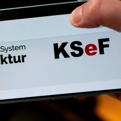 Największe firmy muszą wystawiać faktury w KSeF już od 1 lutego 2026 r., mniejsze od 1 kwietnia 2026