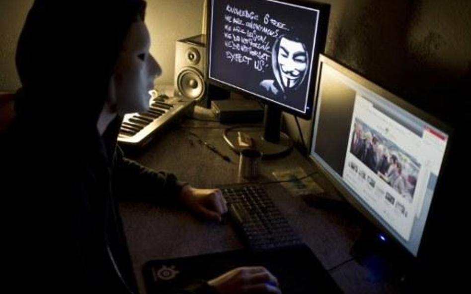 Anonymous atakują strony internetowe