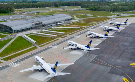 Lotnisko jest stałą bazą dla siedmiu samolotów Ryanaira