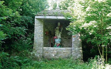 Kaplica z figurą Matki Boskiej, za którą tragicznej nocy 13 lutego schroniła się Honorata Dancewicz