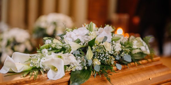 Pracownicy zakładu pogrzebowego rozsyłali zdjęcia zmarłej kobiety. Jest akt oskarżenia