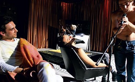 Dorian Gray staje się tu ikoną współczesnej, zbiorowej wyobraźni