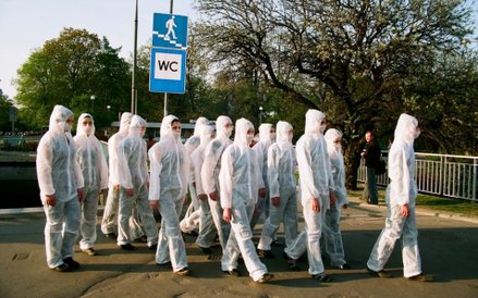 Anna Piotrowska (Mufmi Teatr Tańca), „Kino o każdej porze”, performans, 26.04.2007; CSW Zamek Ujazdo
