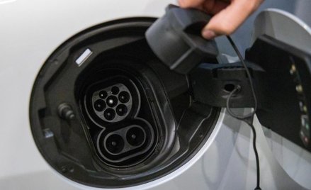 Lotos przyśpiesza inwestycje w sieć ładowarek