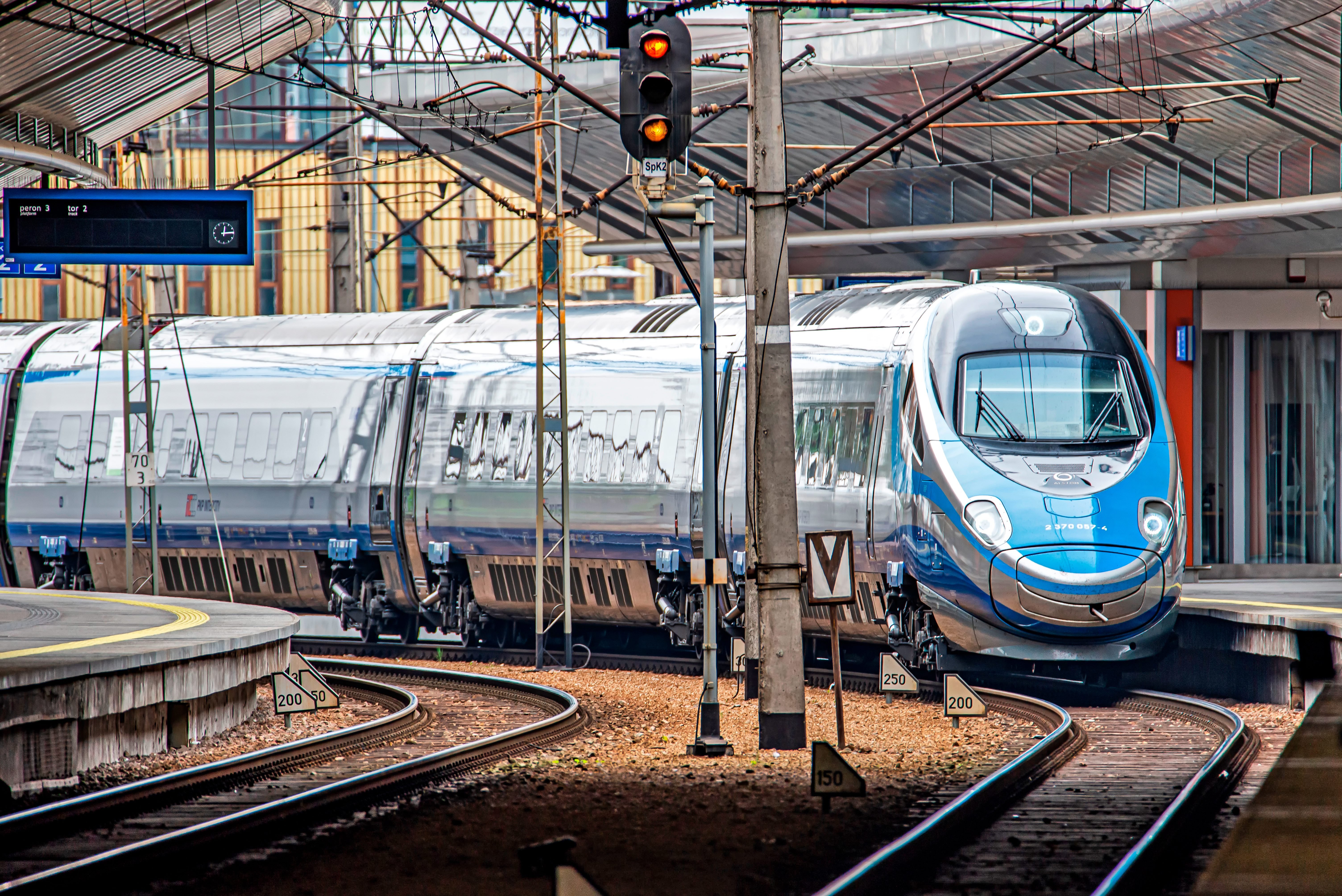 Fundusz Kolejowy mało efektywny, trzeba wzorować się na drogach
