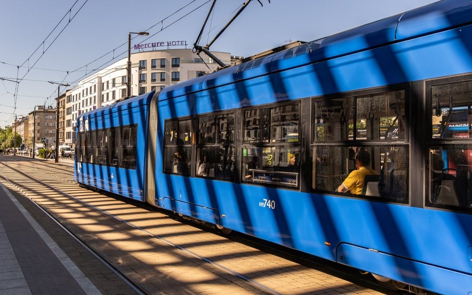 Regularne kursy nowego tramwaju mają ruszyć we wrześniu, po uzyskaniu niezbędnych pozwoleń