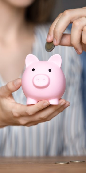 Wydatki rodziców w Polsce rosną. Środki przeznaczone na oszczędności maleją.