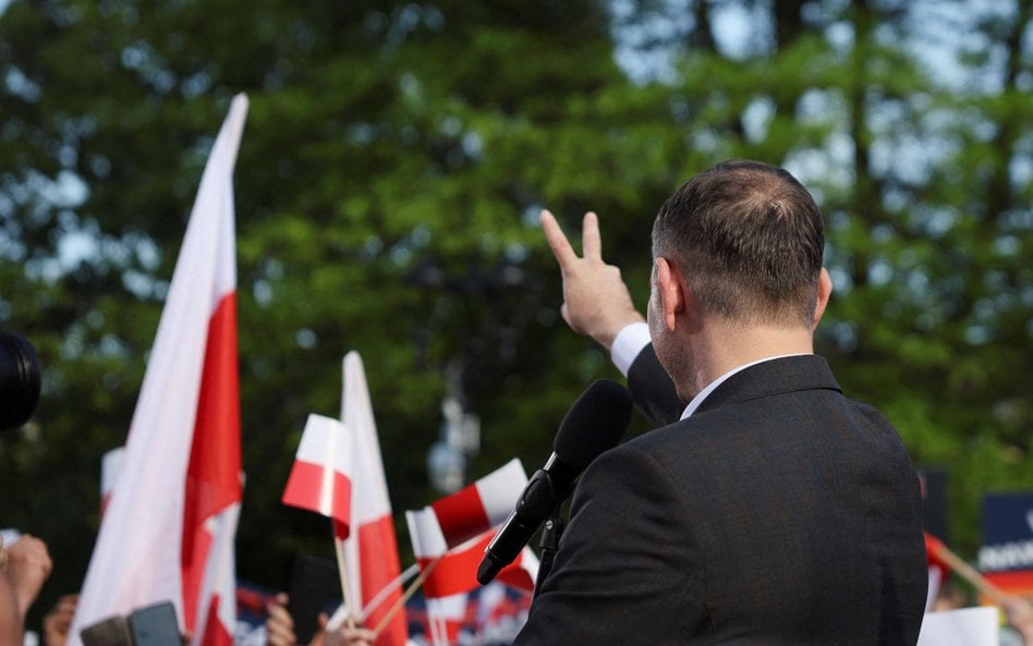 Karol Nawrocki na wiecu wyborczym w Białej Podlaskiej, fotografia z 30 maja