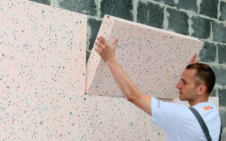 W 2016 roku prawie jedna trzecia Polaków planuje wydatki związane z remontem domu czy mieszkania - p