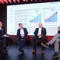 Od lewej: Robert Przybylski, Waldemar Hlebowicz, Marek Różycki, Mirek Gral