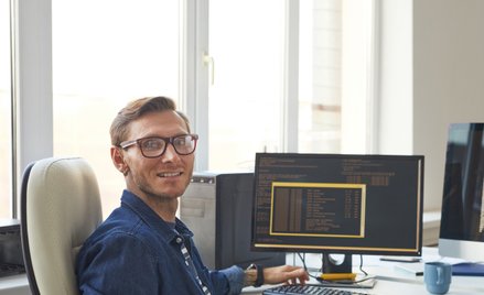 Dodatki za pracę przy cyberbezpieczeństwie i wyższe stawki posiłków bez składek