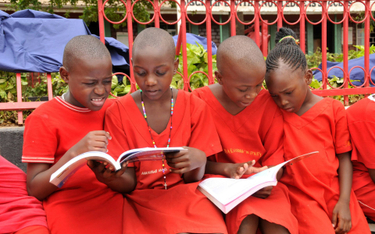 Dzieci z jednej ze szkół w Kampali