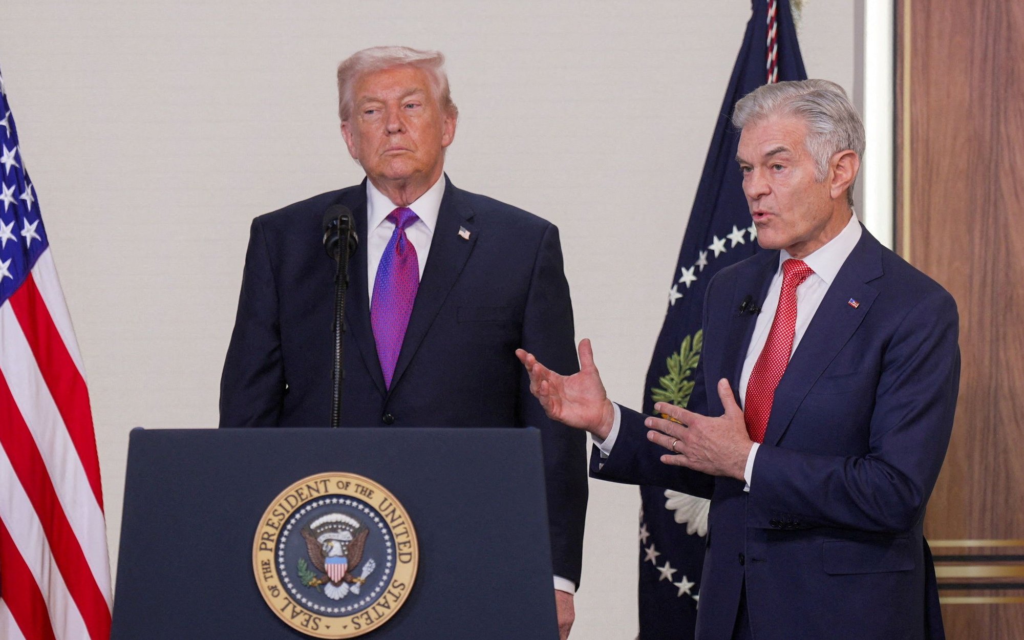 Współpracownik Donalda Trumpa w 2016 roku zapraszał Jeffreya Epsteina na Walentynki