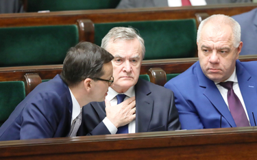 Mateusz Morawiecki, Piotr Gliński i Jacek Sasin – premier jest z wicepremierami w konflikcie już od 