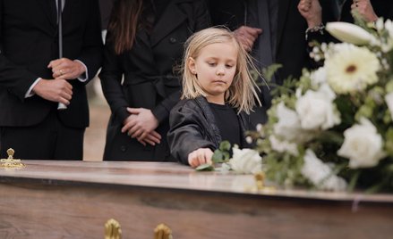 Nawet małe dzieci mogą „odziedziczyć” po zmarłym dziadku czy babci długi w ZUS