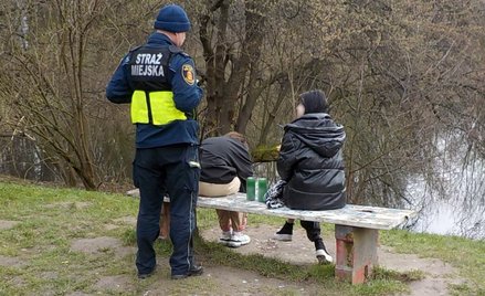 Raport ujawnia zatrważające statystyki dotyczące skali problemu sprzedaży alkoholu nieletnim