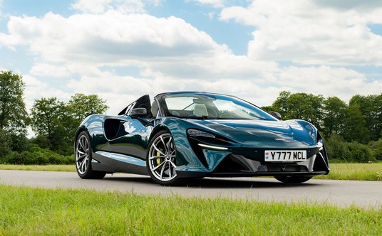 McLaren Artura Spider