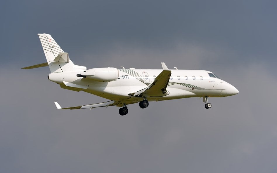 Odrzutowiec Gulfstream wystartował z lotniska na Bermudach w nocy, kierując się do stanu Massachuset