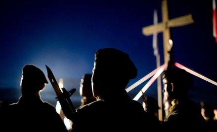 MON rezygnuje z 'poległych' podczas apelu smoleńskiego