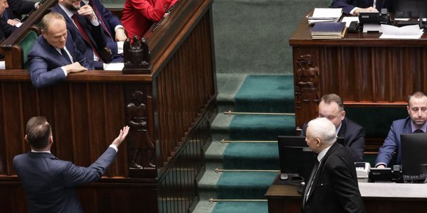 Donald Tusk wywołał Jarosława Kaczyńskiego, Włodzimierz Czarzasty nie udzielił mu głosu