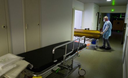 Koronawirus we Francji: Ponad 1,5 tys. zgonów w dwa dni