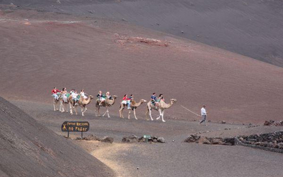 Turyści odwiedzający jedną z Wysp Kanaryjskich, Lanzarote, mogą zwiedzić fragment Parku Narodowego T