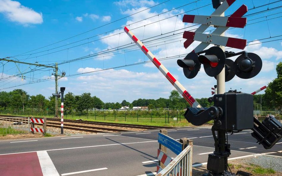 NIK o bezpieczeństwie na przejściach i przejazdach kolejowo - drogowych