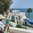 Miasteczko Sidi Bou Said to na mapie Tunezji obowiązkowy punkt programu zwiedzania