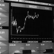 Około godziny 13:50 indeks WIG20 spadał o 0,44%