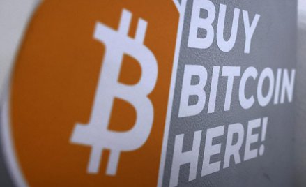 Bitcoin wraca w stronę 60 tys. dolarów