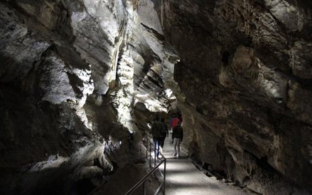 Jaskinie w Han-sur-Lesse w Belgii