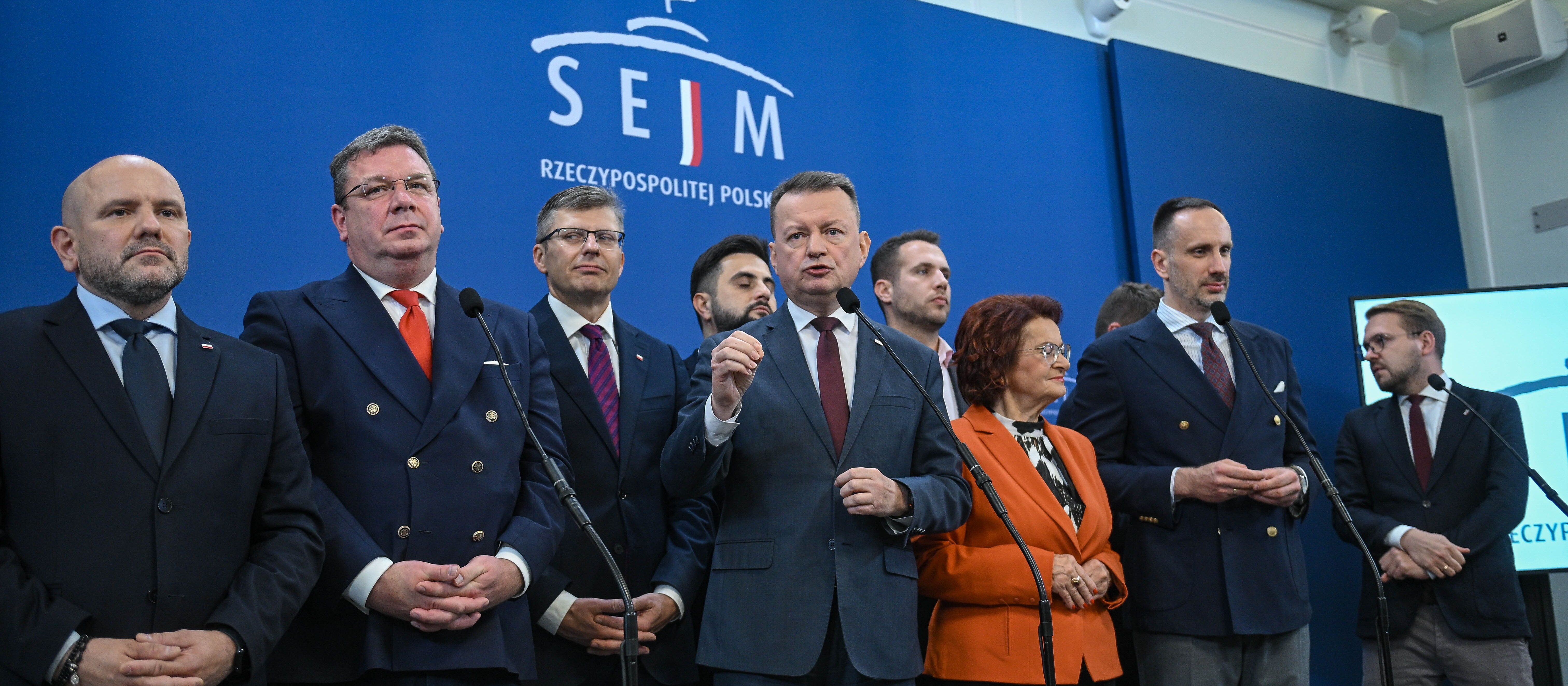 Sondaż: Wiemy, jak sprawa sprzedaży działki pod CPK wpłynęła na postrzeganie PiS