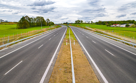 W ogłoszonym właśnie przetargu na budowę fragmentu autostrady A2 ma wykluczyć firmy spoza UE