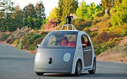 Prototypowe autka Google są pozbawione kierownicy i pedałów