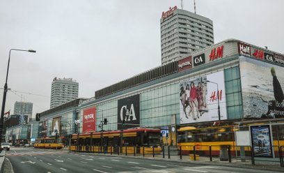 Nowa, dwupoziomowa Żabka znajduje się w centrum Warszawy
