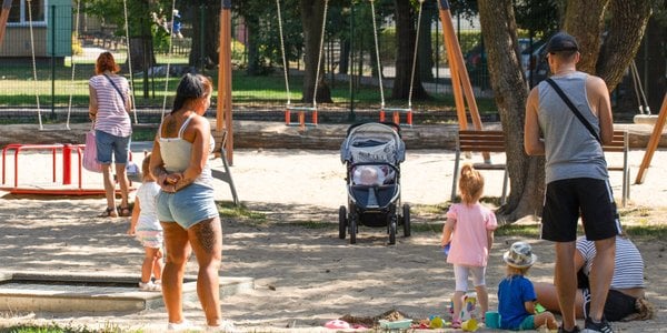 Ukraine citizens in Poland face deadline for identity confirmation to keep benefits