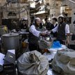Ultraortodoksyjni Żydzi przygotowują się do święta Pesach, upamiętniającego wyjście Izraelitów z nie