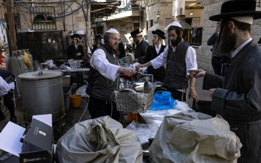 Ultraortodoksyjni Żydzi przygotowują się do święta Pesach, upamiętniającego wyjście Izraelitów z nie