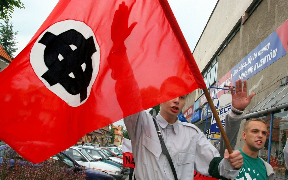 Demonstracja ONR w Myślenicach w lipcu 2005 r. ku pamięci Adama Doboszyńskiego, inicjatora antysemic