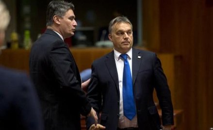 Orban rezygnuje z podatku od internetu