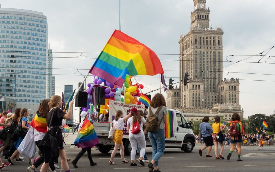 Czy doszło do profanacji mszy podczas parady równości? Są wątpliwości