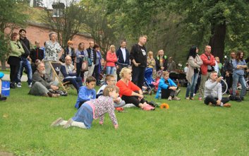 Program sceniczny rozpocznie się o godz. 16:00