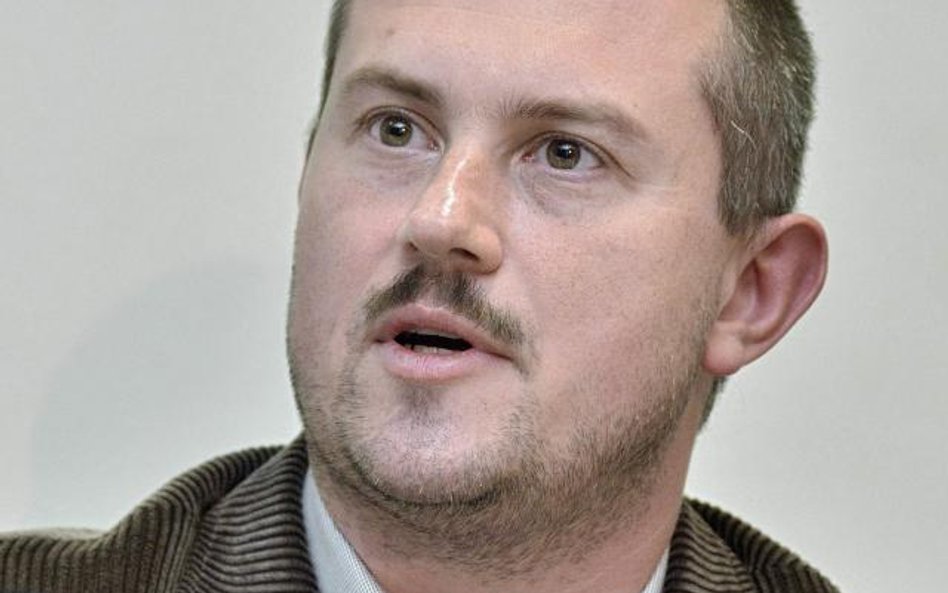Słowak Marian Kotleba. Sąd zdelegalizował jego neonazistowską partię, ma więc kolejną na bazie... Pa