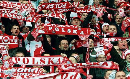 Bilety na mecze najbardziej interesujące polskich kibiców najtaniej można kupić za pośrednictwem por