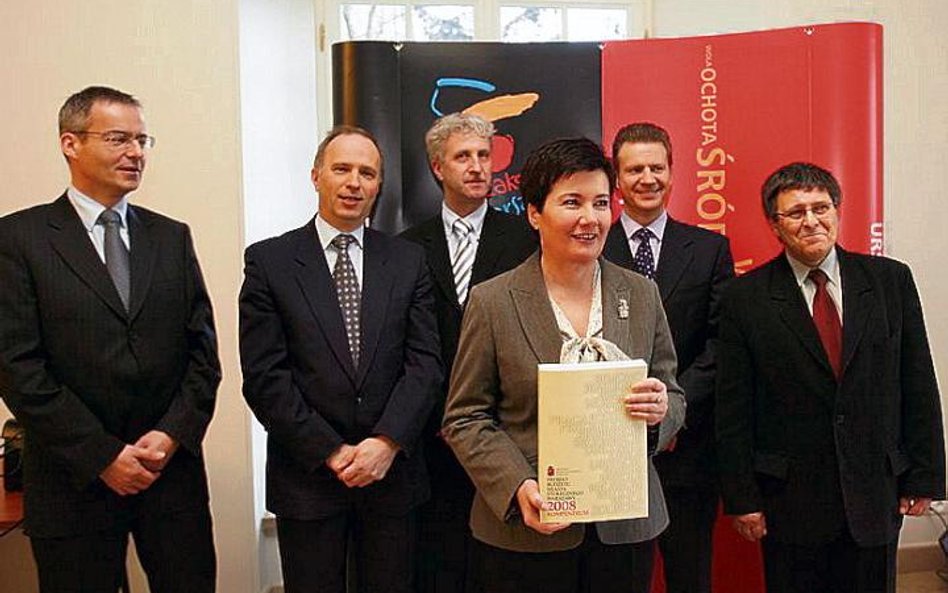 Prezydent będzie mogła więcej płacić urzędnikom