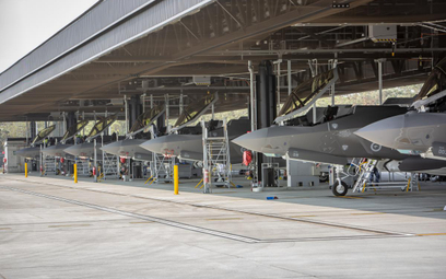 Siedem kolejnych F-35A przyleciało do bazy Williamtown w Australii. Fot./Departament Obrony Australi