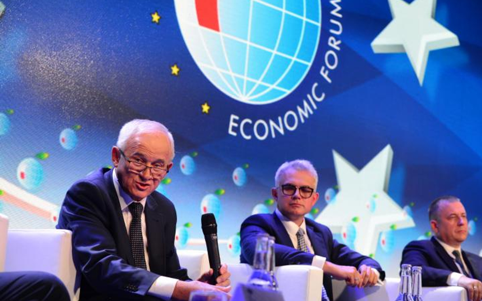 Uczestnicy panelu „Energia przyszłości: makrotrendy versus mikrostrategie”