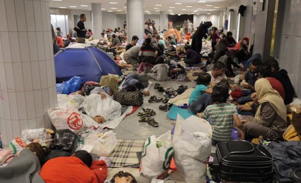 Migranci ruszyli pod niemiecką ambasadę